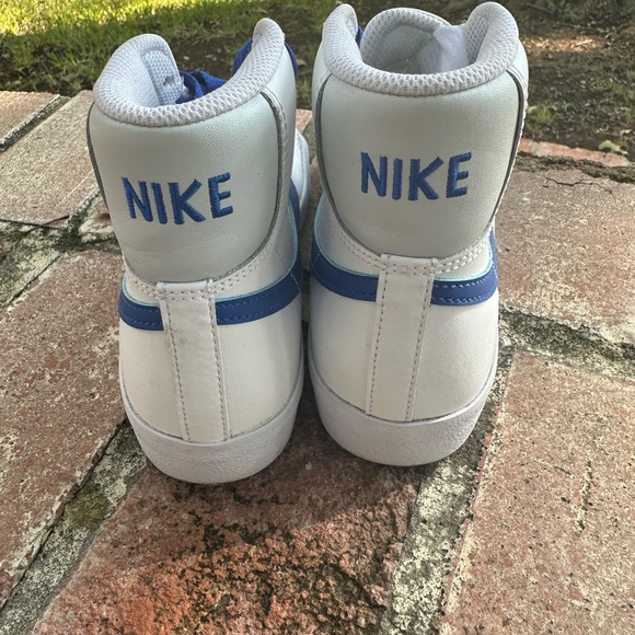 Nike Blazer Size 5 Worn Once - Picture 5 of 6